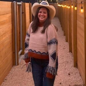 Meet your Posher, Laura